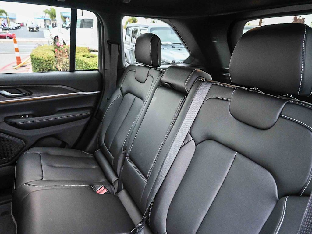 Thumbnail: 2025 Jeep Grand Cherokee - 29