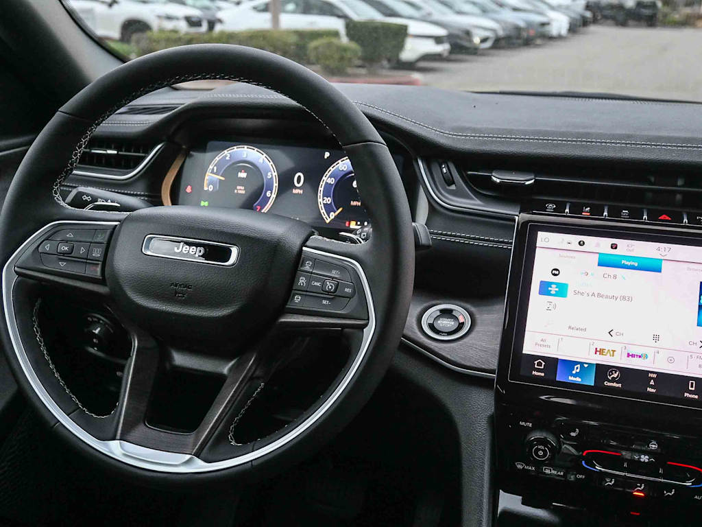 Thumbnail: 2025 Jeep Grand Cherokee - 14