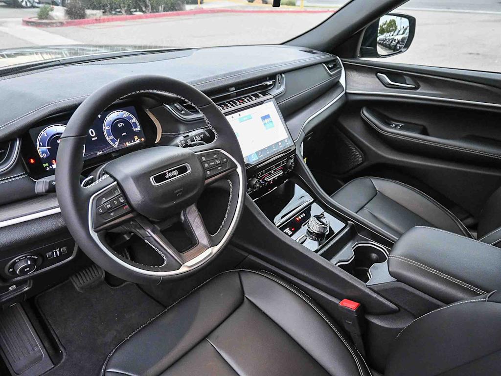 Thumbnail: 2025 Jeep Grand Cherokee - 2