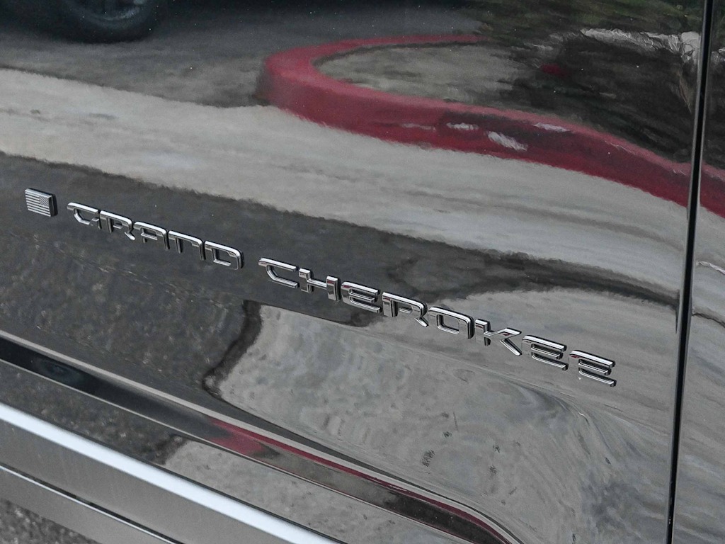 Thumbnail: 2025 Jeep Grand Cherokee - 6