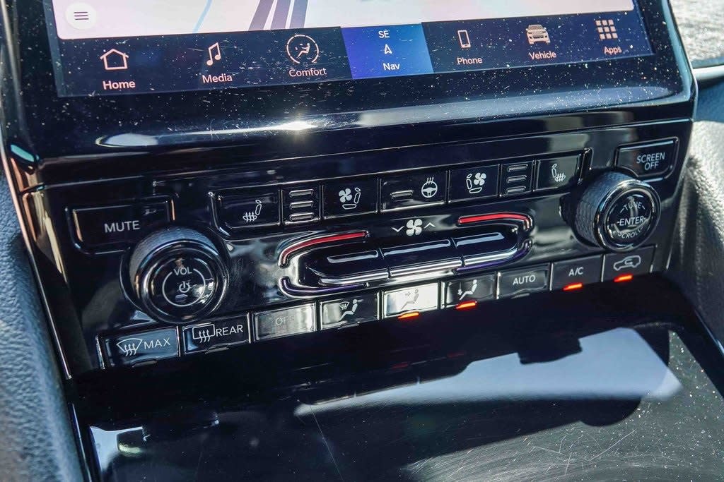 Thumbnail: 2022 Jeep Grand Cherokee - 25