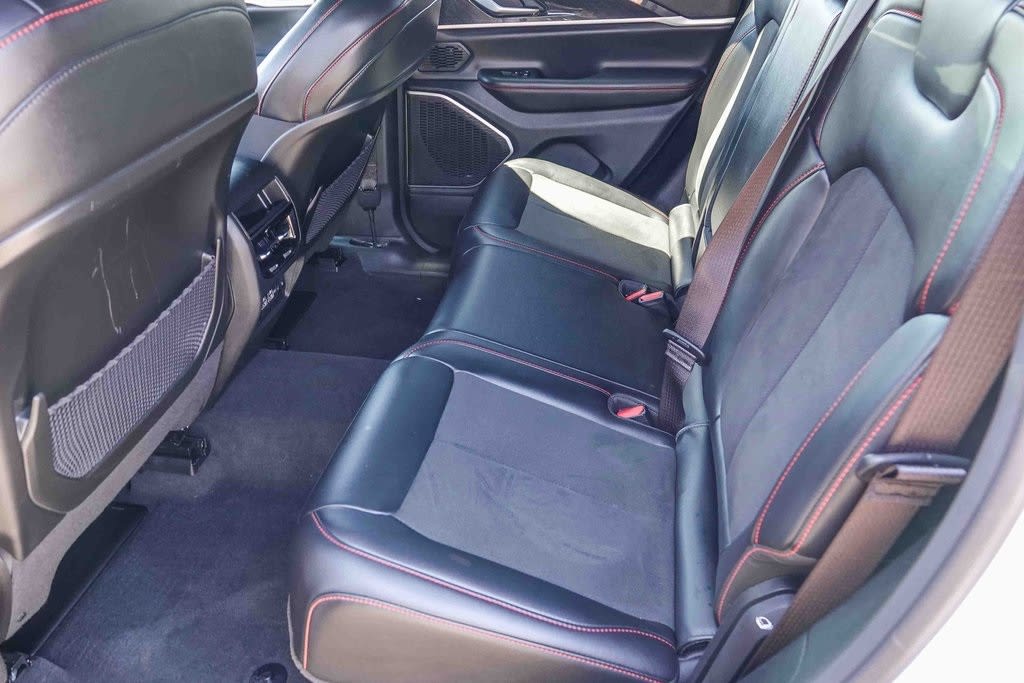 Thumbnail: 2022 Jeep Grand Cherokee - 11