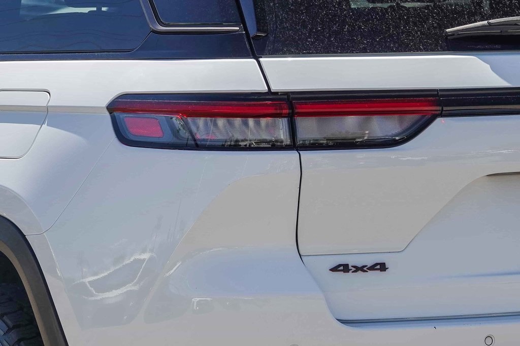 Thumbnail: 2022 Jeep Grand Cherokee - 19