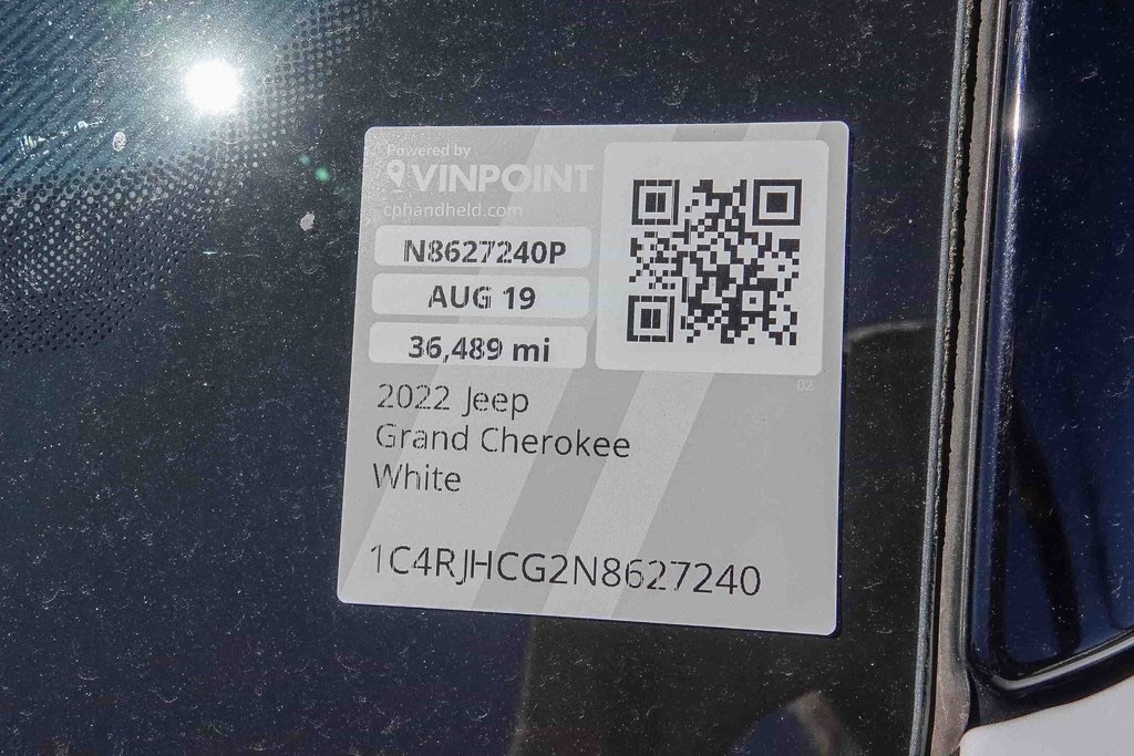 Thumbnail: 2022 Jeep Grand Cherokee - 16