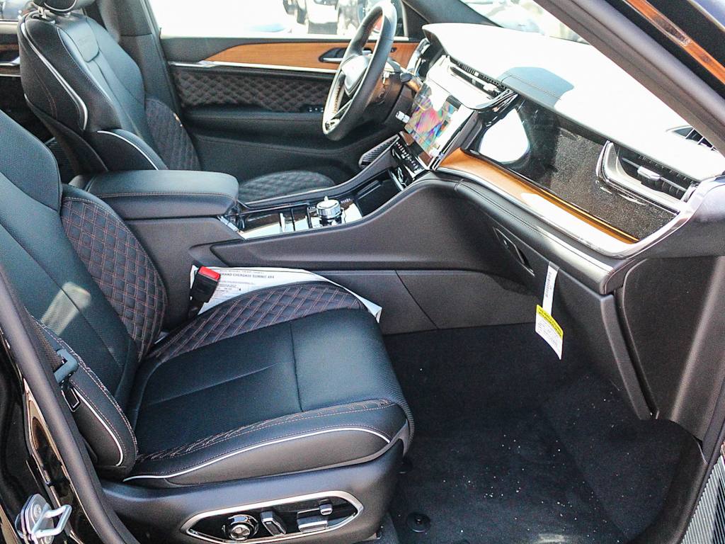 Thumbnail: 2026 Jeep Grand Cherokee - 10