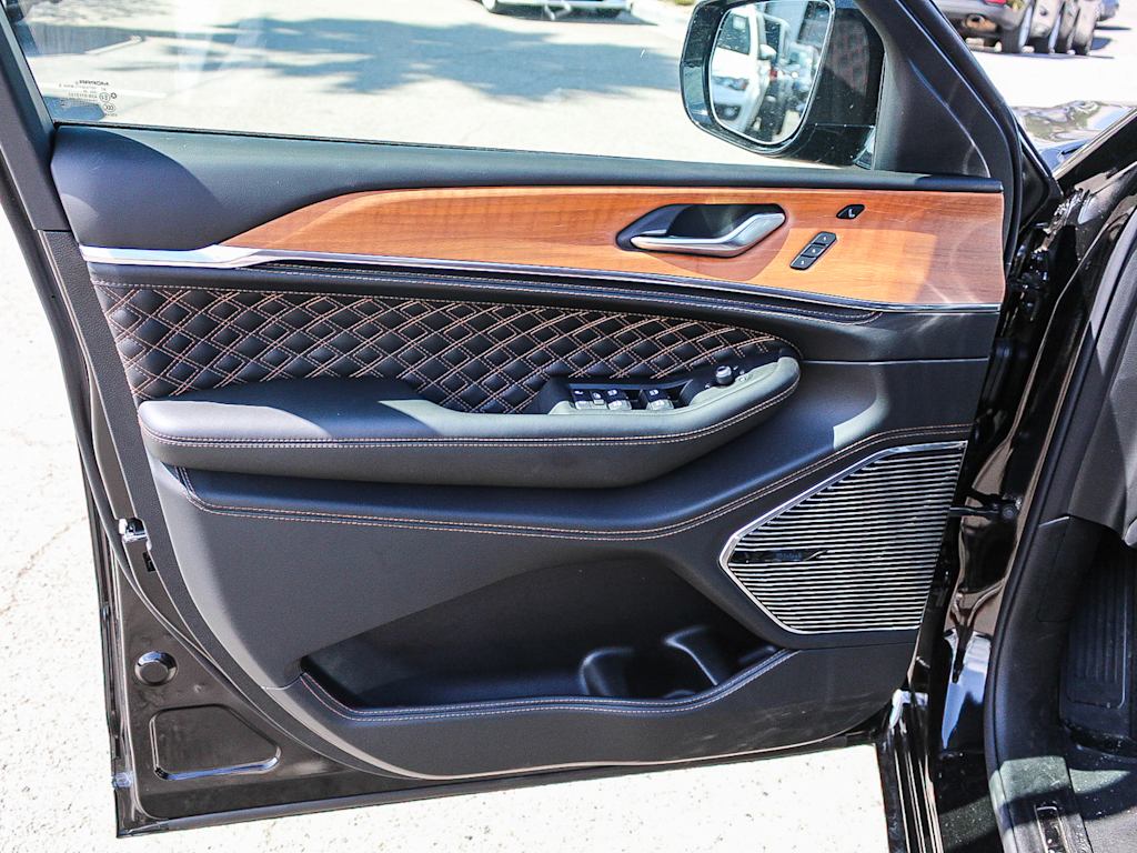 Thumbnail: 2026 Jeep Grand Cherokee - 23