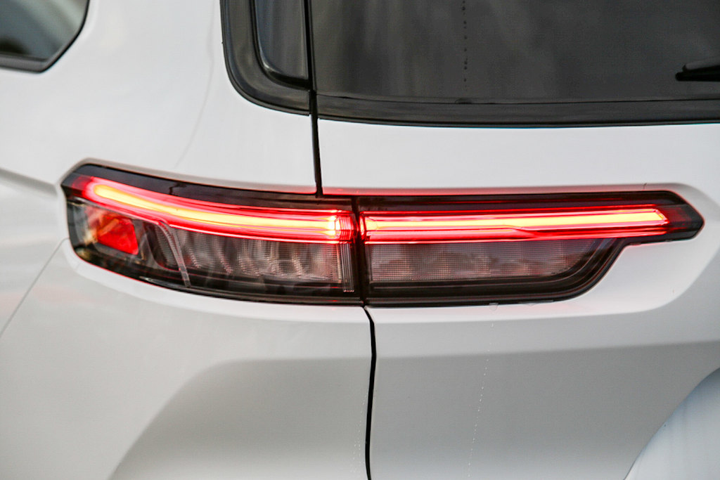 Thumbnail: 2025 Jeep Grand Cherokee L - 18