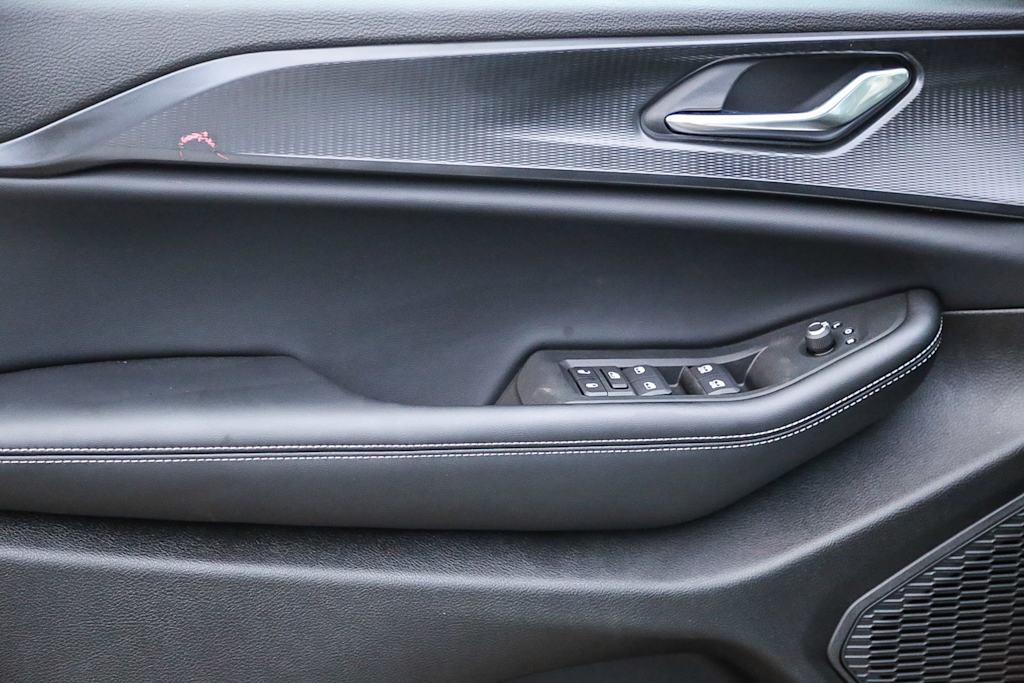 Thumbnail: 2025 Jeep Grand Cherokee L - 23