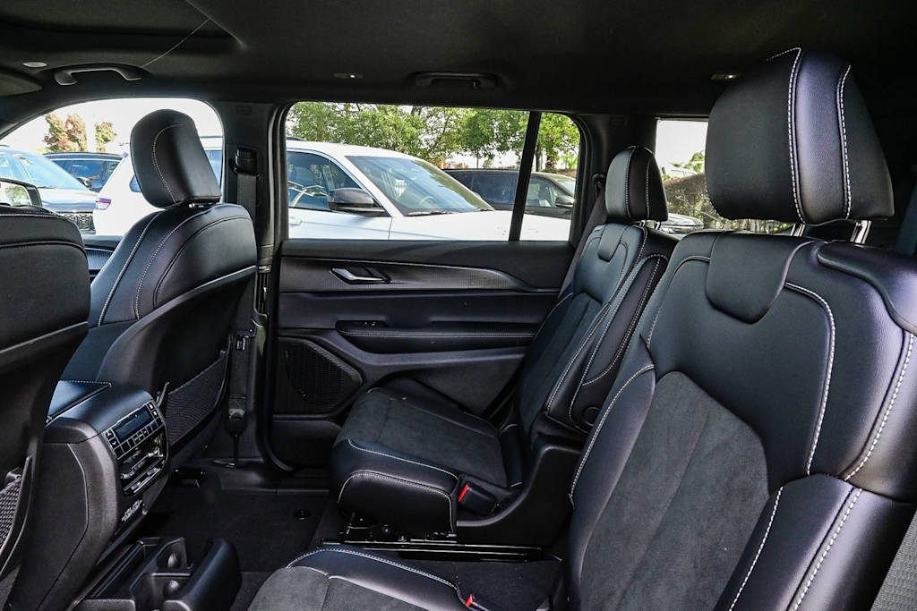 Thumbnail: 2025 Jeep Grand Cherokee L - 12