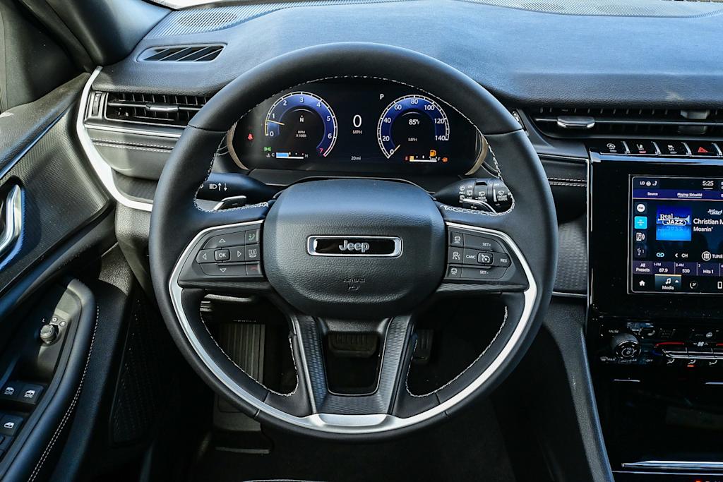 Thumbnail: 2025 Jeep Grand Cherokee L - 9