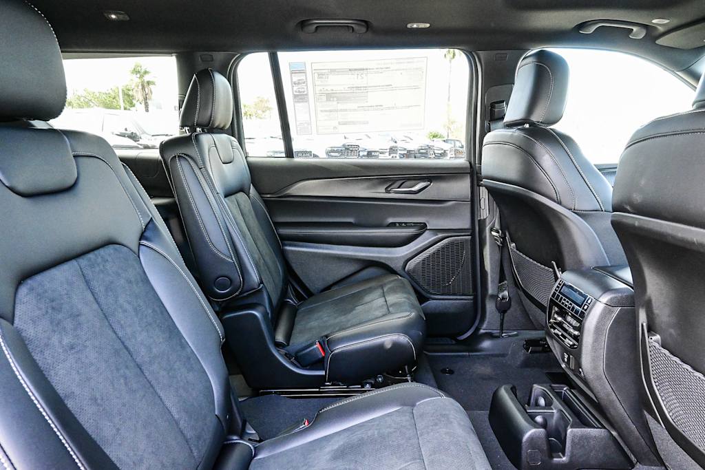 Thumbnail: 2025 Jeep Grand Cherokee L - 29