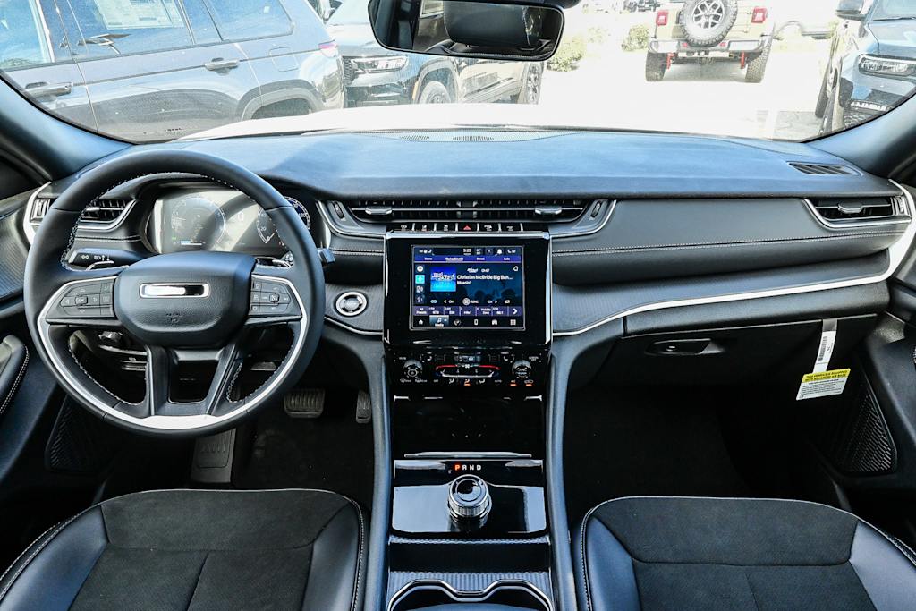 Thumbnail: 2025 Jeep Grand Cherokee L - 13