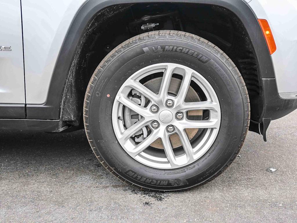 Thumbnail: 2025 Jeep Grand Cherokee L - 23