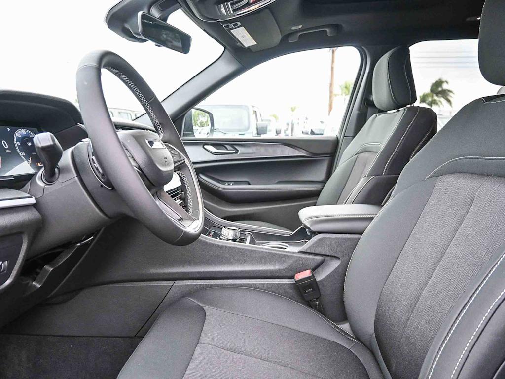 Thumbnail: 2025 Jeep Grand Cherokee L - 10