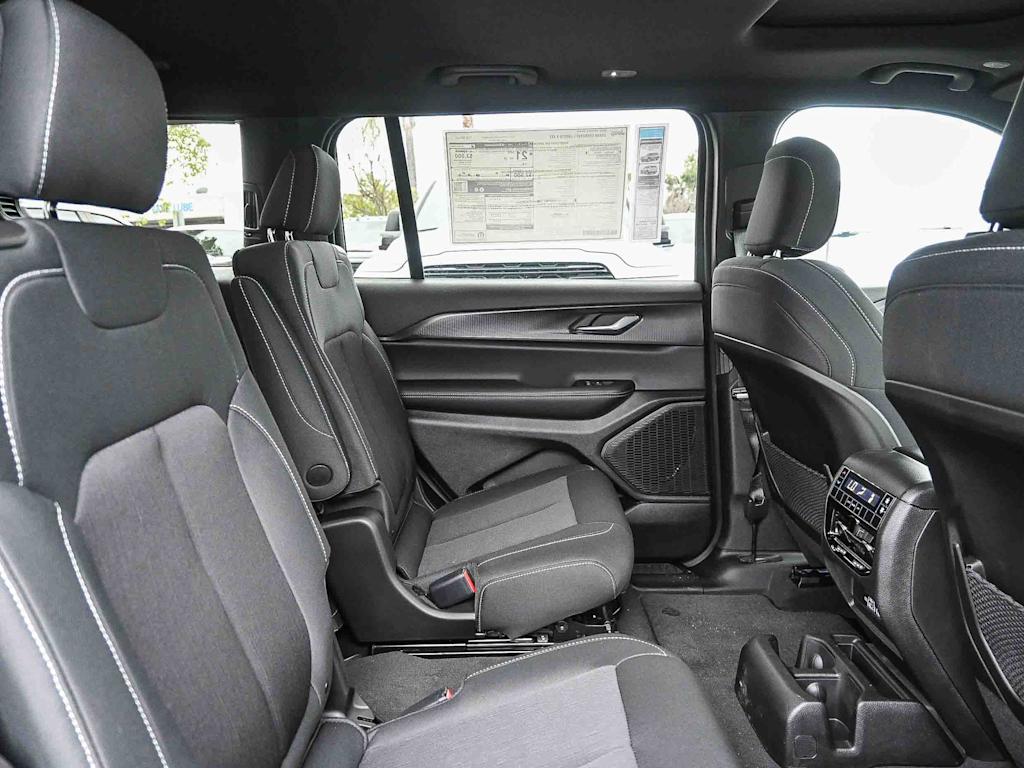 Thumbnail: 2025 Jeep Grand Cherokee L - 29