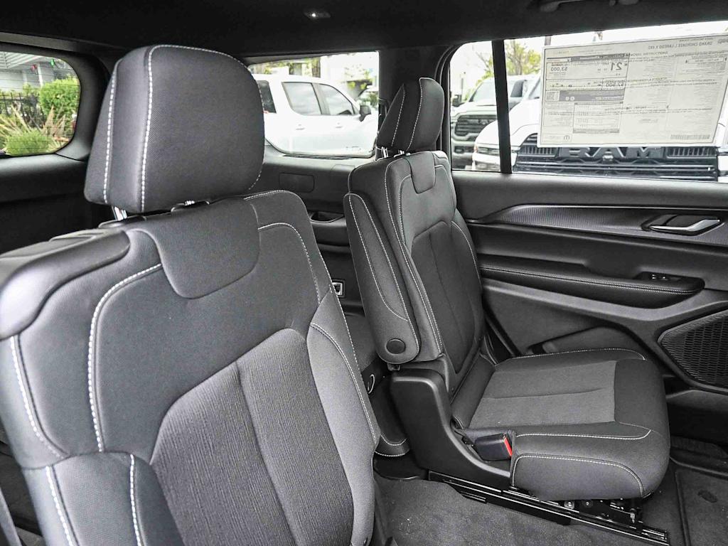 Thumbnail: 2025 Jeep Grand Cherokee L - 30