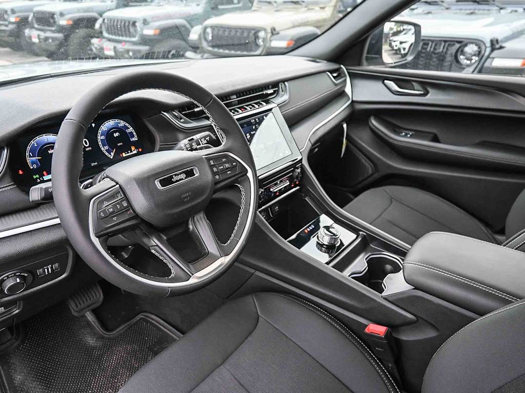 Thumbnail: 2025 Jeep Grand Cherokee L - 2