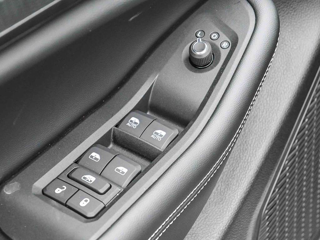 Thumbnail: 2025 Jeep Grand Cherokee L - 35