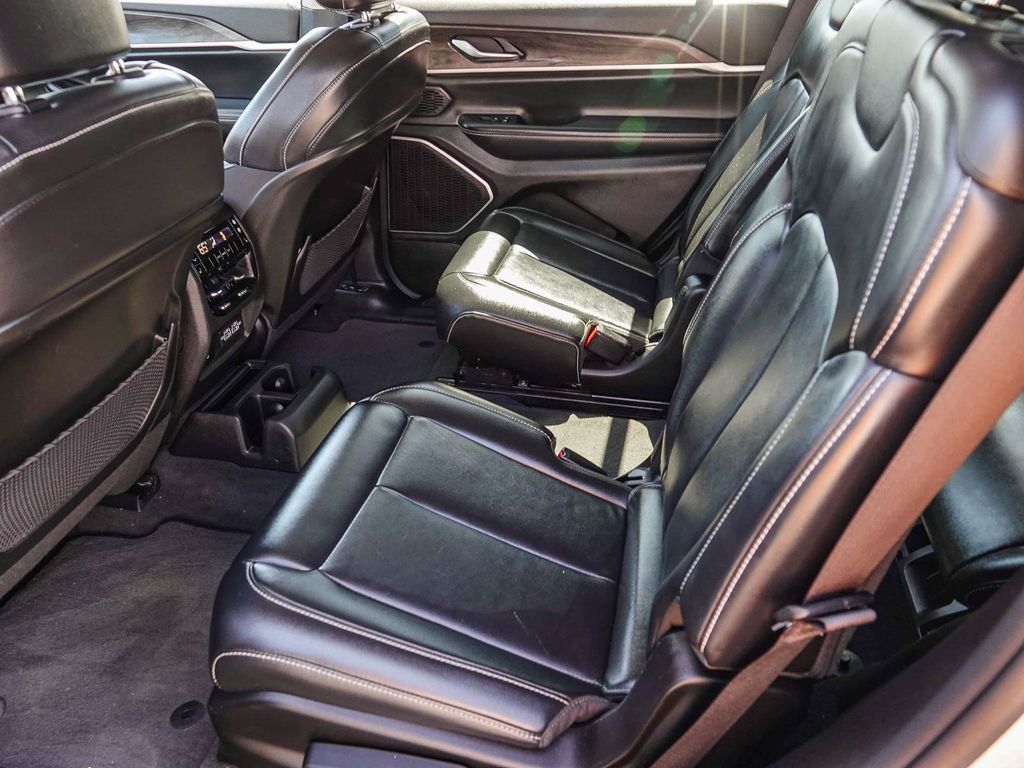 Thumbnail: 2022 Jeep Grand Cherokee L - 12