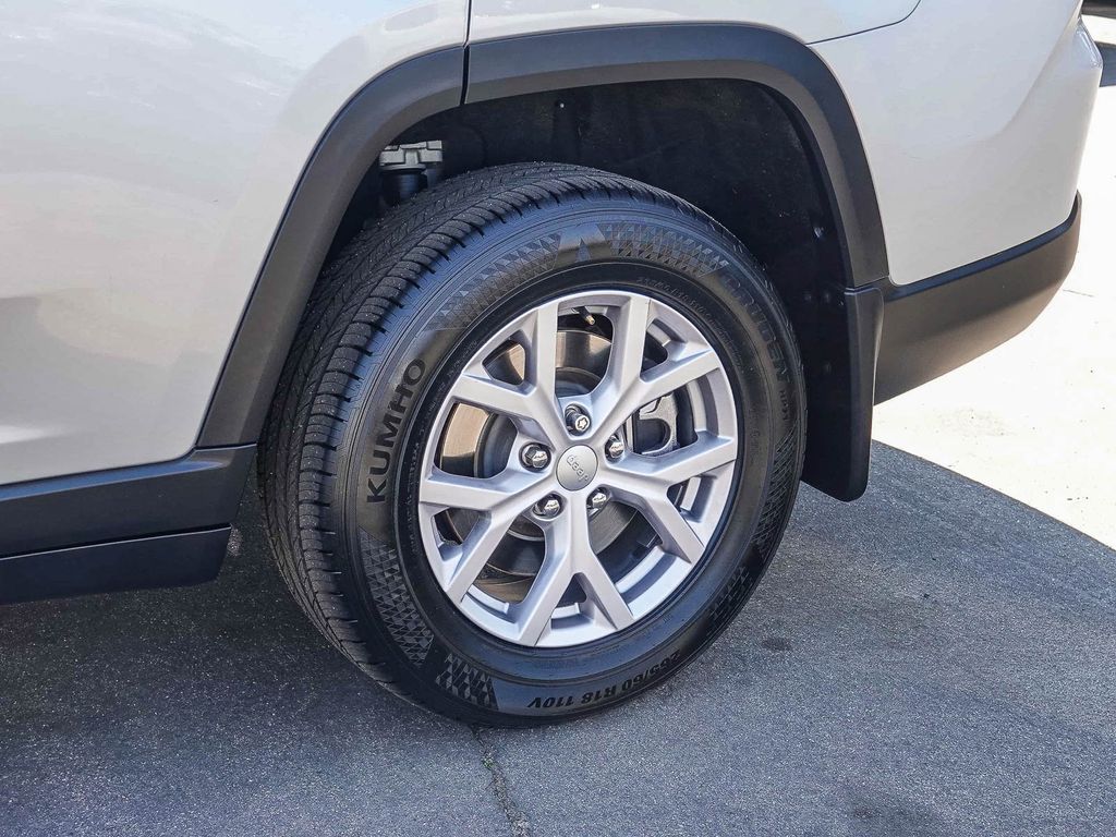 Thumbnail: 2022 Jeep Grand Cherokee L - 20