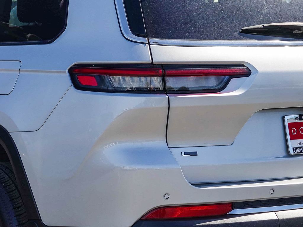 Thumbnail: 2022 Jeep Grand Cherokee L - 6