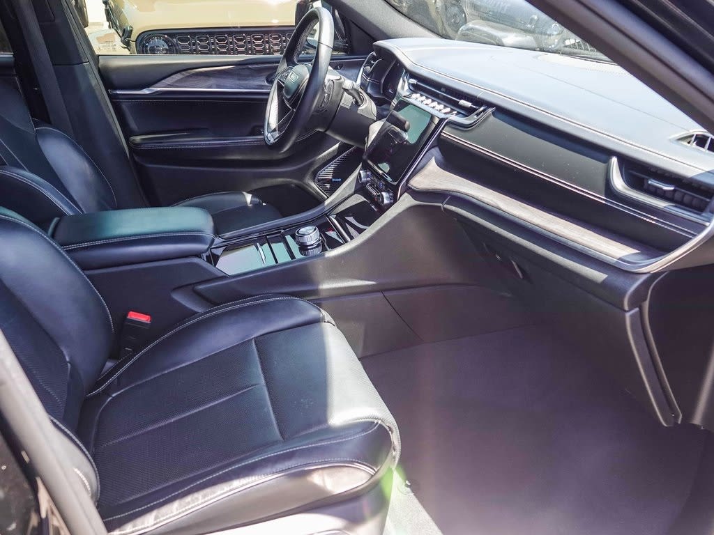 Thumbnail: 2022 Jeep Grand Cherokee L - 10