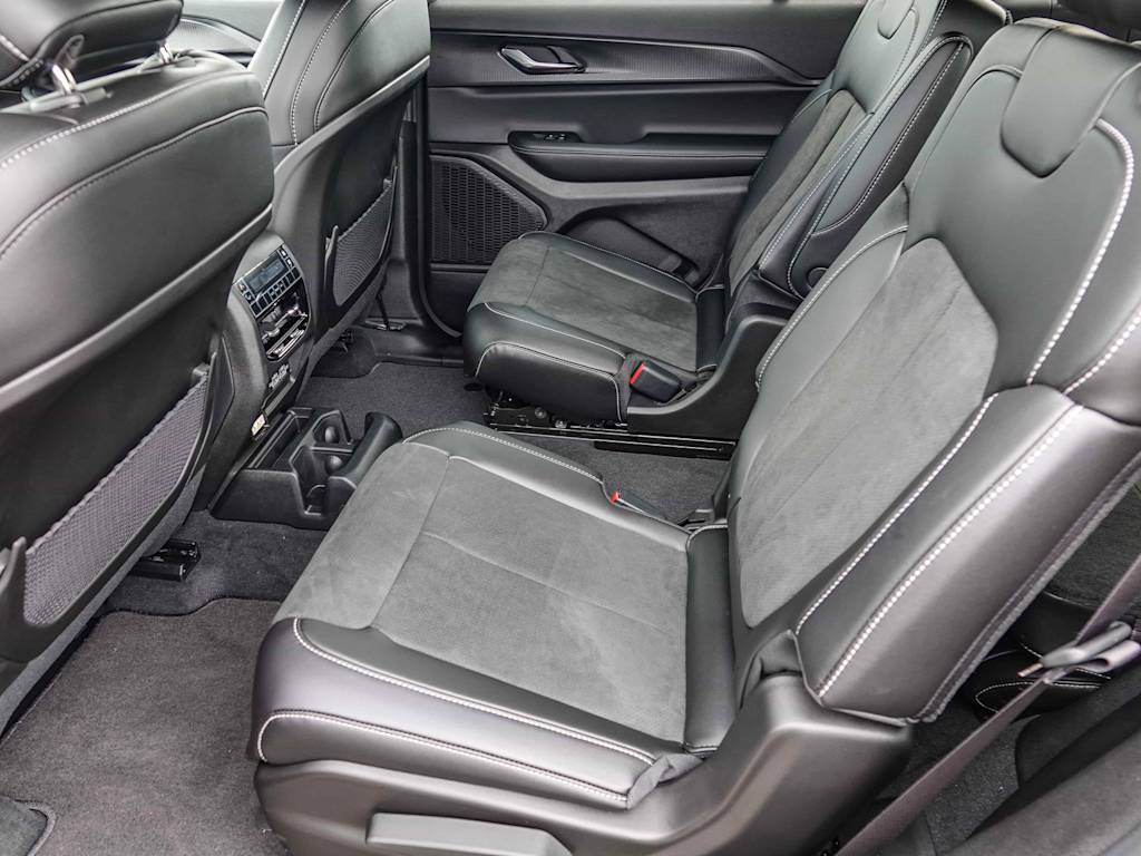 Thumbnail: 2025 Jeep Grand Cherokee L - 12