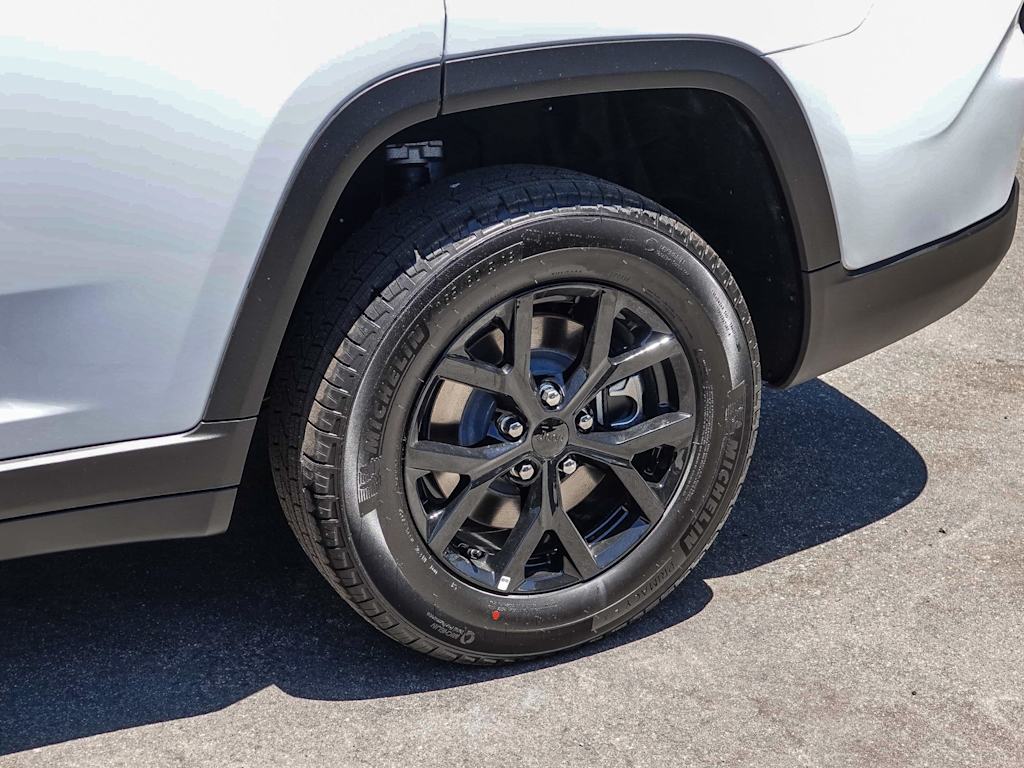 Thumbnail: 2026 Jeep Grand Cherokee L - 27