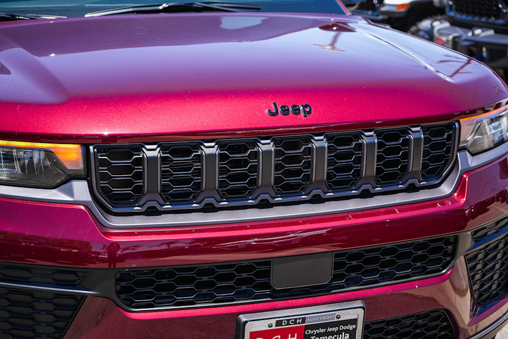 Thumbnail: 2026 Jeep Grand Cherokee L - 18
