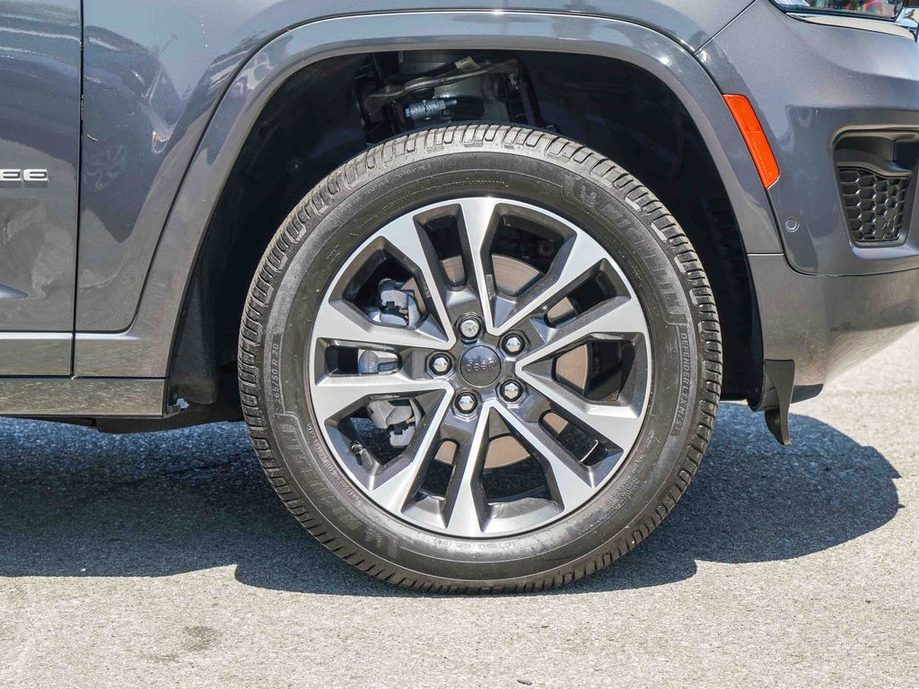 Thumbnail: 2024 Jeep Grand Cherokee L - 21