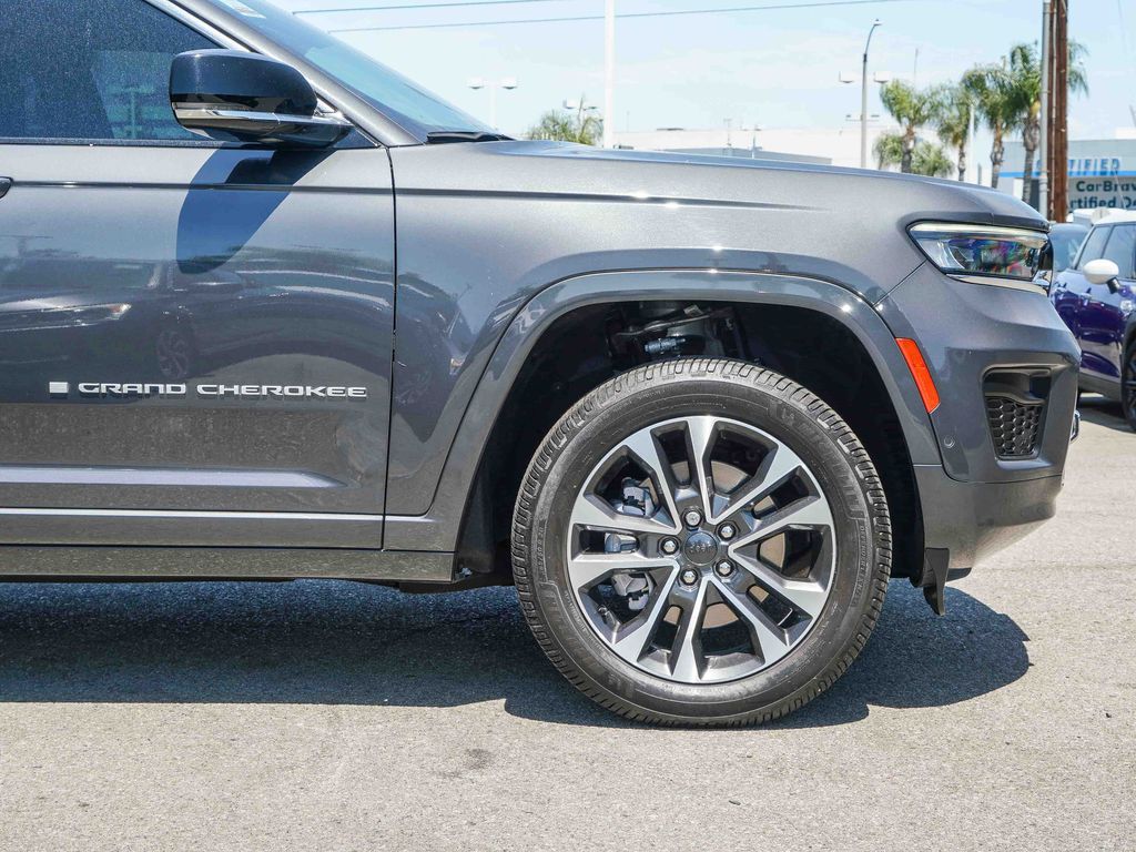 Thumbnail: 2024 Jeep Grand Cherokee L - 7
