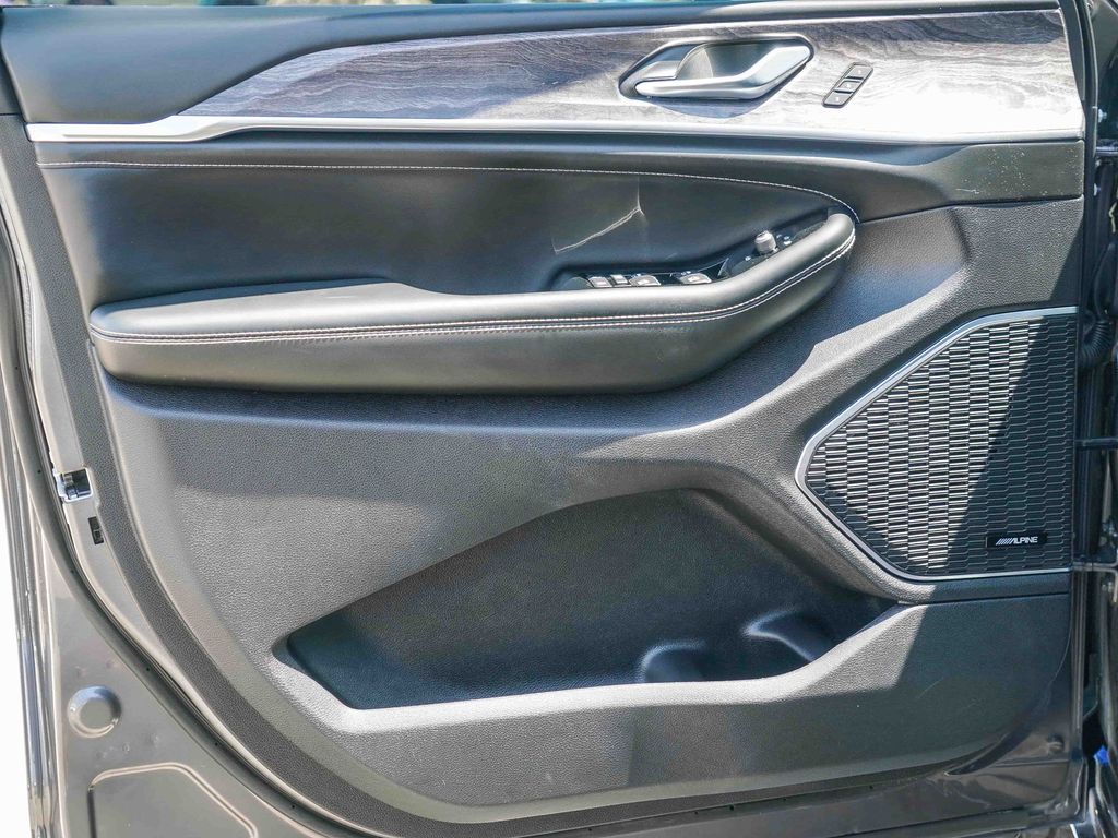 Thumbnail: 2024 Jeep Grand Cherokee L - 23