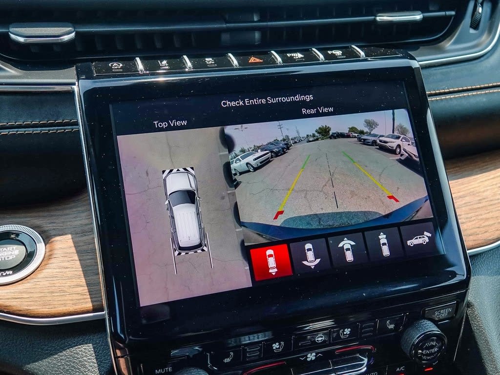 Thumbnail: 2021 Jeep Grand Cherokee L - 21