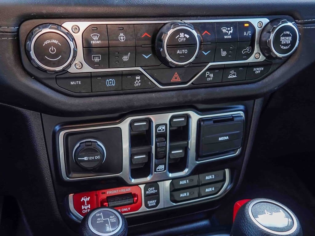 Thumbnail: 2024 Jeep Wrangler - 25