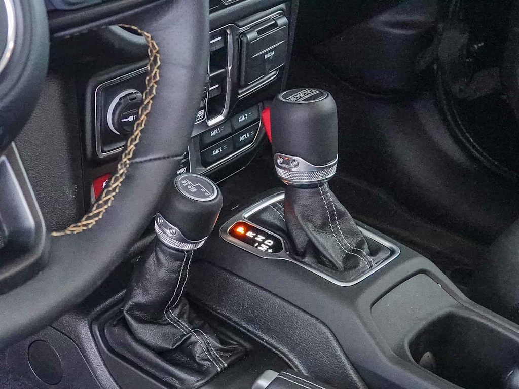 Thumbnail: 2025 Jeep Wrangler - 14