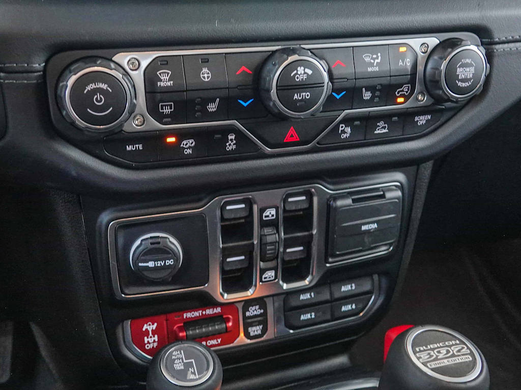 Thumbnail: 2025 Jeep Wrangler - 26