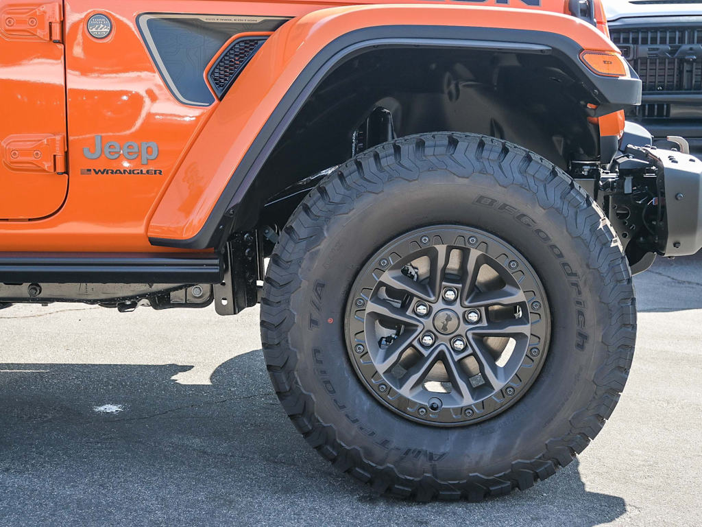 Thumbnail: 2025 Jeep Wrangler - 24