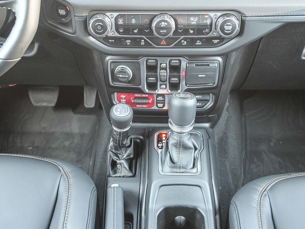 Thumbnail: 2025 Jeep Wrangler - 16