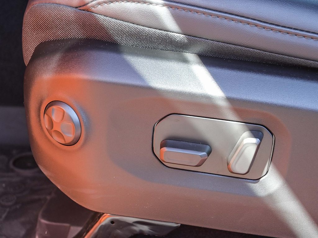 Thumbnail: 2025 Jeep Wrangler - 31