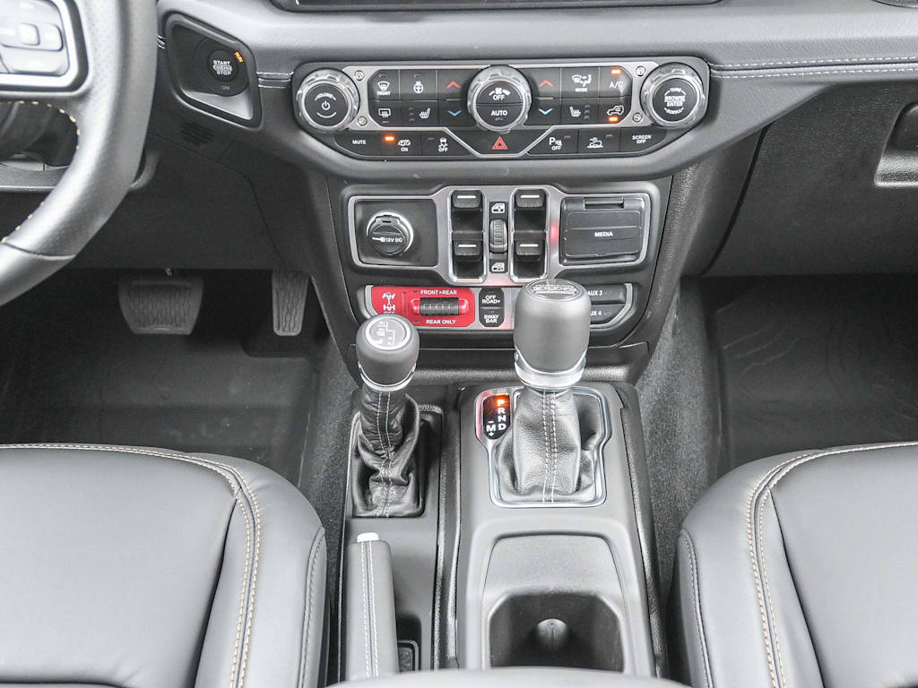 Thumbnail: 2025 Jeep Wrangler - 16