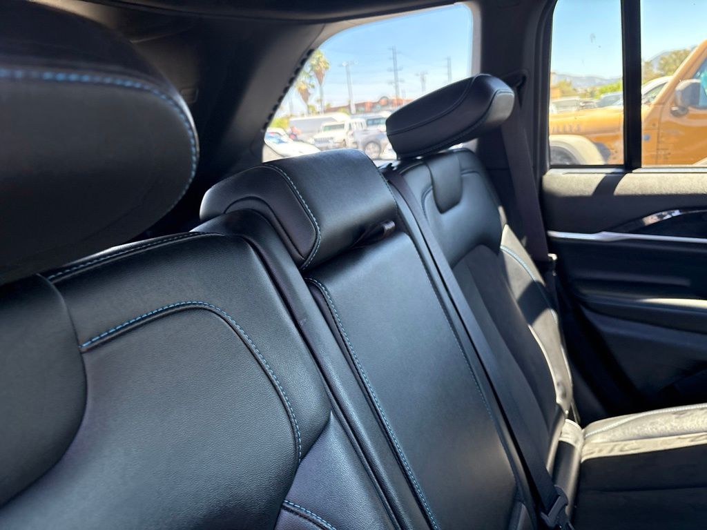 Thumbnail: 2022 Jeep Grand Cherokee - 7