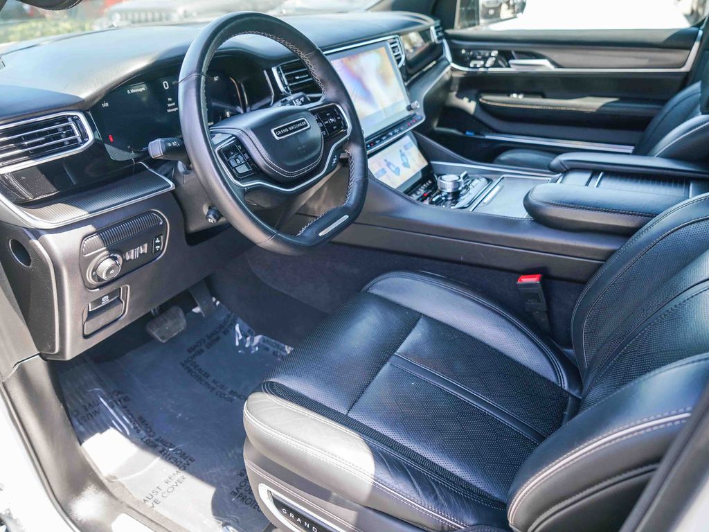 Thumbnail: 2024 Jeep Grand Wagoneer L - 13