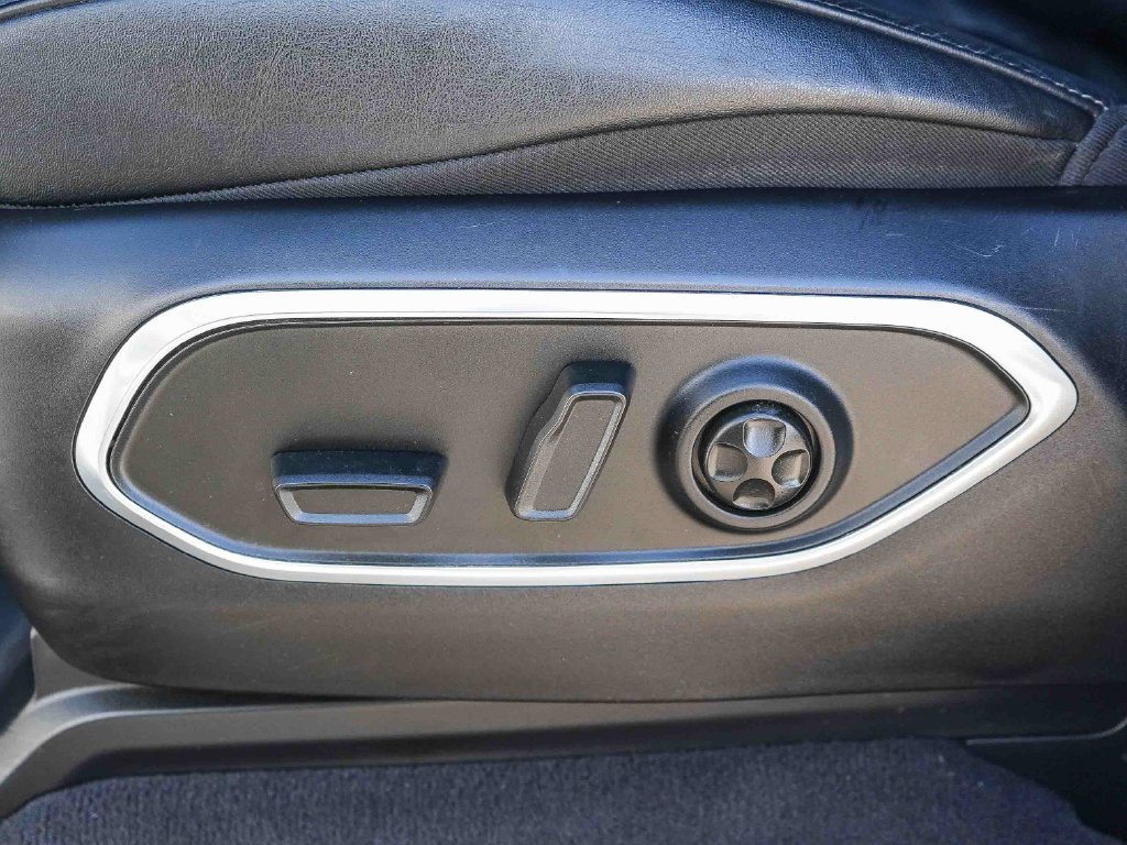 Thumbnail: 2024 Jeep Wagoneer - 25