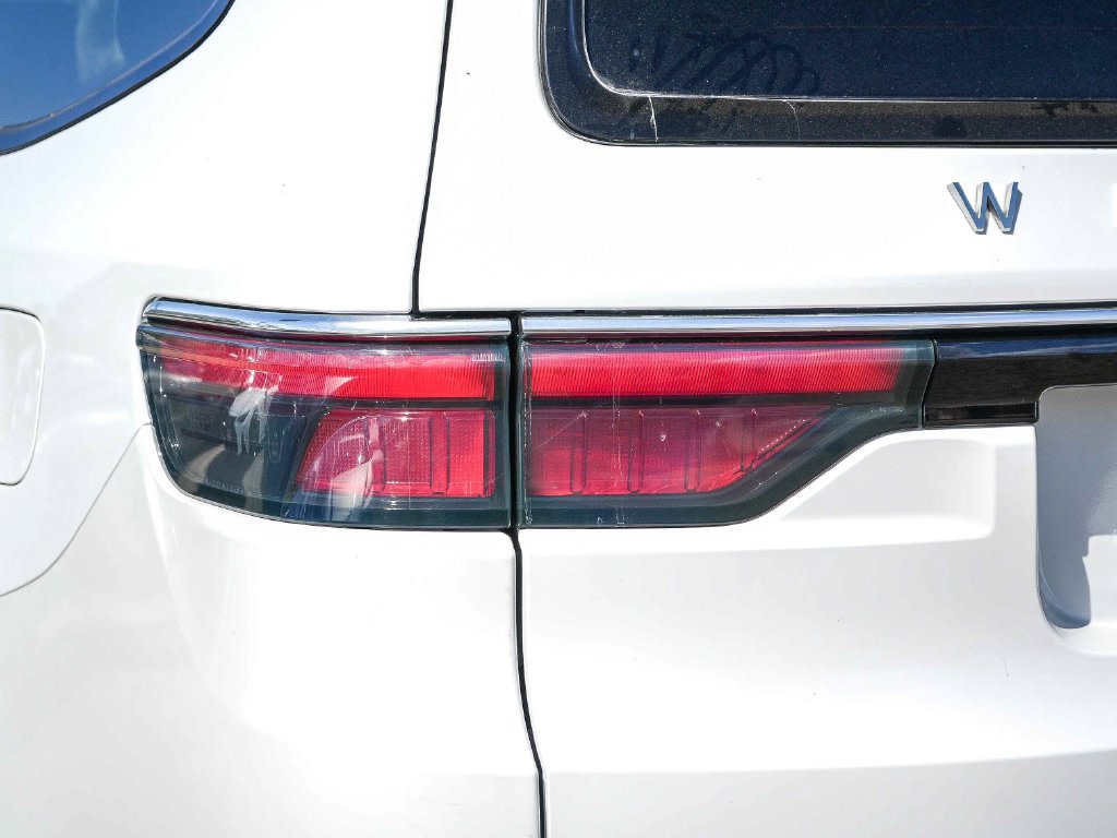 Thumbnail: 2024 Jeep Wagoneer - 20