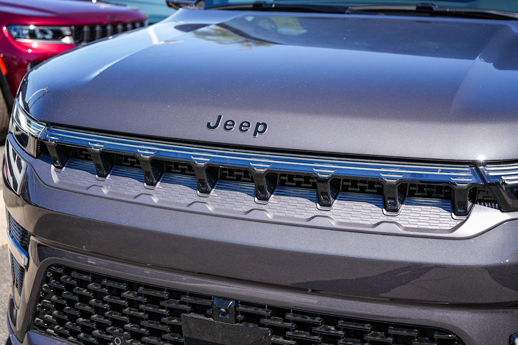 Thumbnail: 2026 Jeep Grand Wagoneer - 6