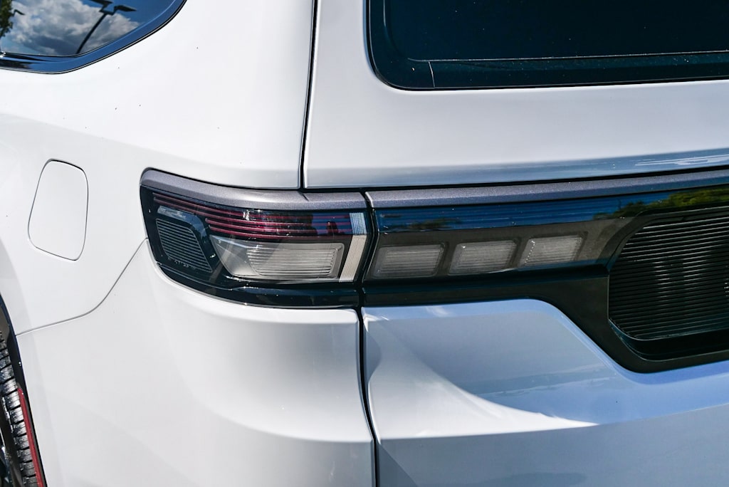 Thumbnail: 2026 Jeep Grand Wagoneer - 19