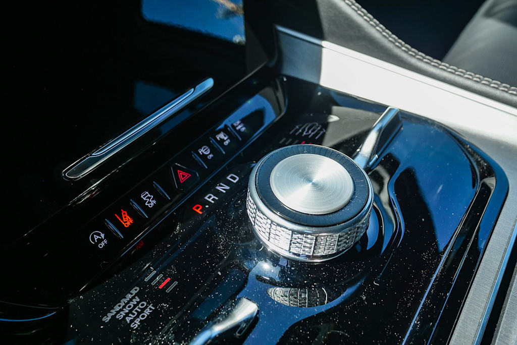 Thumbnail: 2026 Jeep Grand Wagoneer - 23