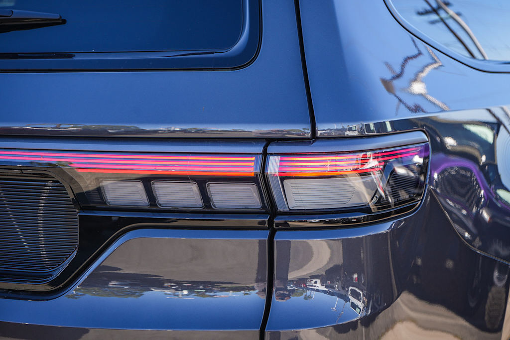 Thumbnail: 2026 Jeep Grand Wagoneer - 19