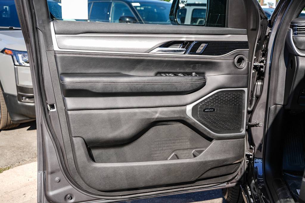 Thumbnail: 2026 Jeep Grand Wagoneer - 25