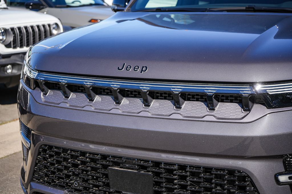 Thumbnail: 2026 Jeep Grand Wagoneer - 5